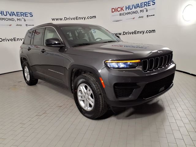 Used 2023 Jeep Grand Cherokee Laredo w/ Luxury Tech Group I image 3
