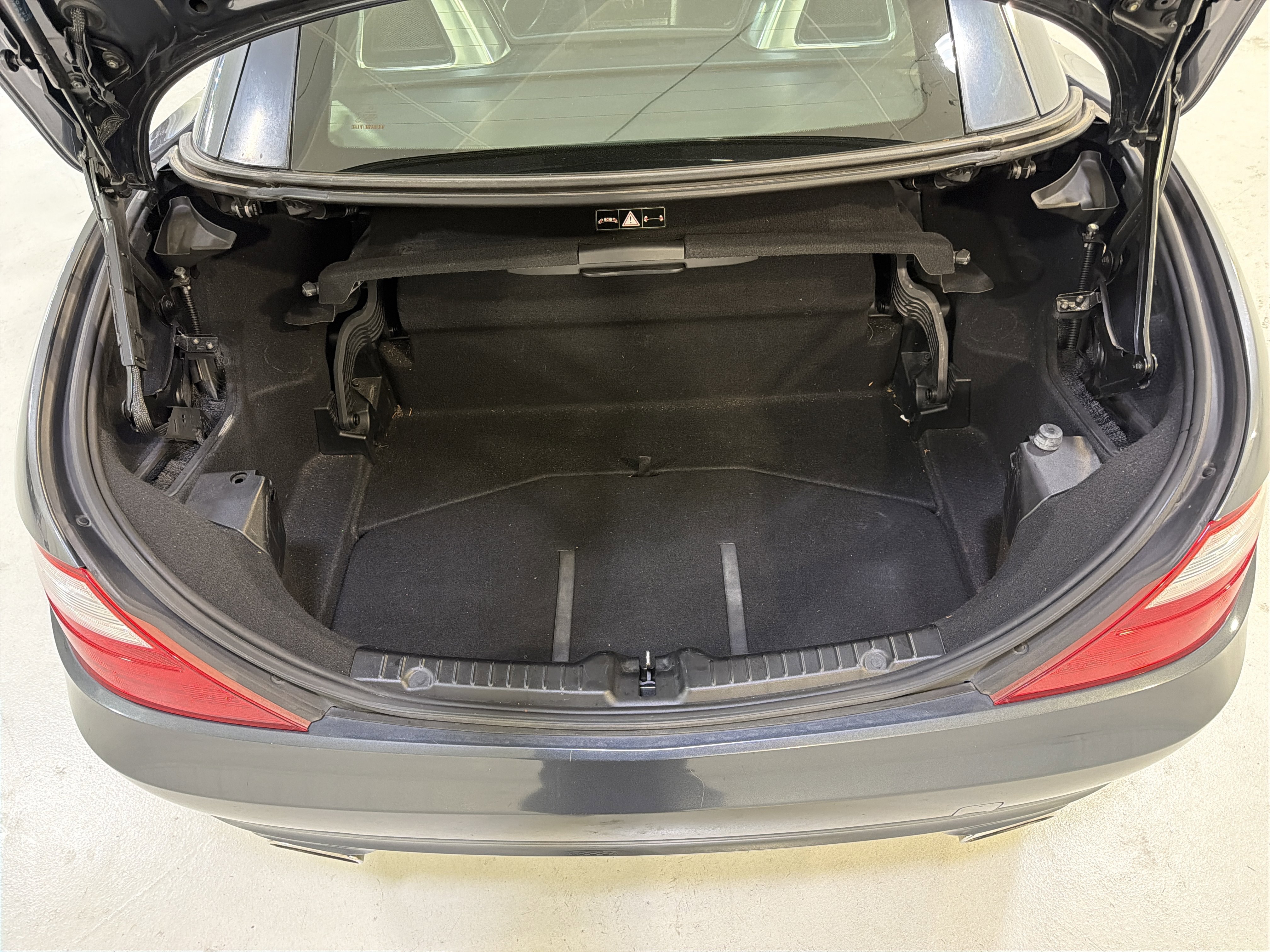 Used 2015 Mercedes-Benz SLK 250 image 12