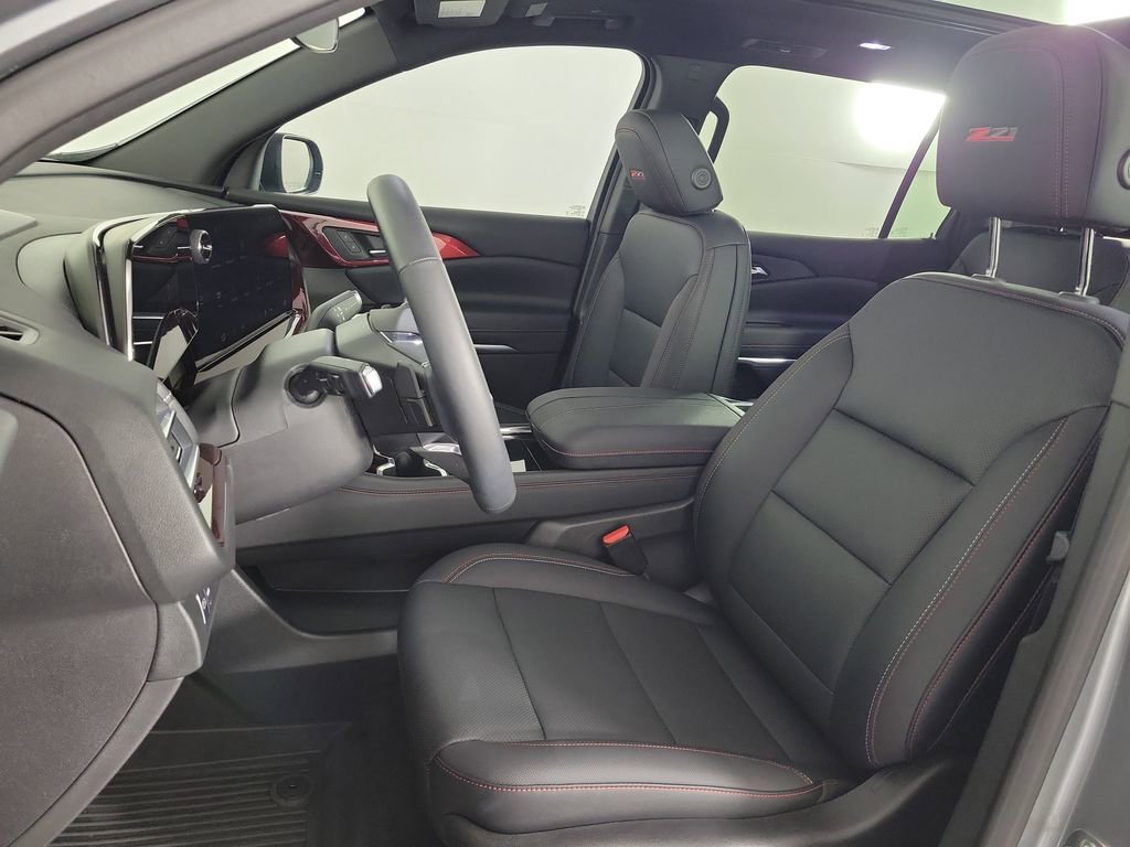 Used 2025 Chevrolet Traverse Z71 w/ Driver Confidence Package image 17