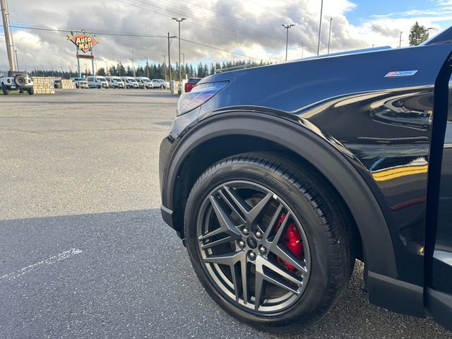 Used 2025 Ford Explorer ST-Line w/ ST-Line Street Pack image 26