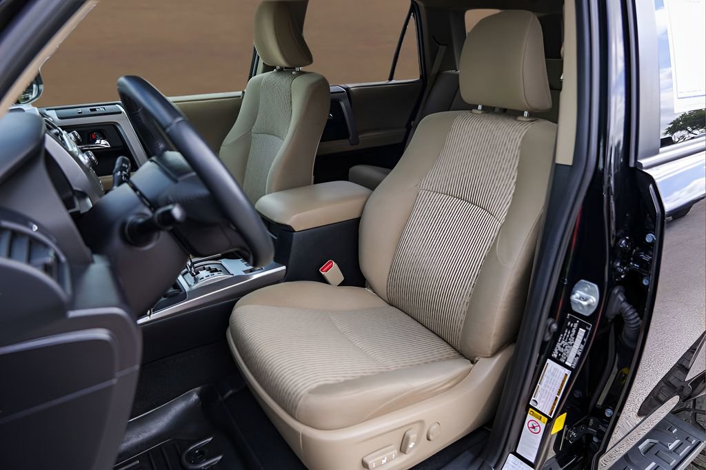 Used 2019 Toyota 4Runner SR5 AWD/4WD image 7