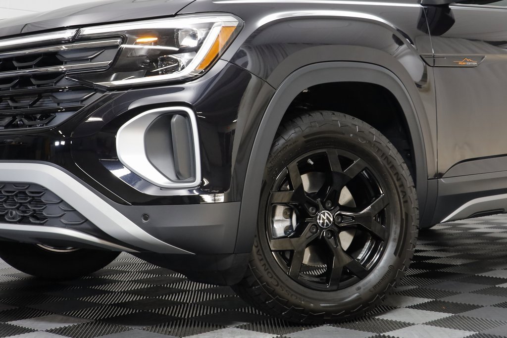 New 2026 Volkswagen Atlas Peak Edition image 3