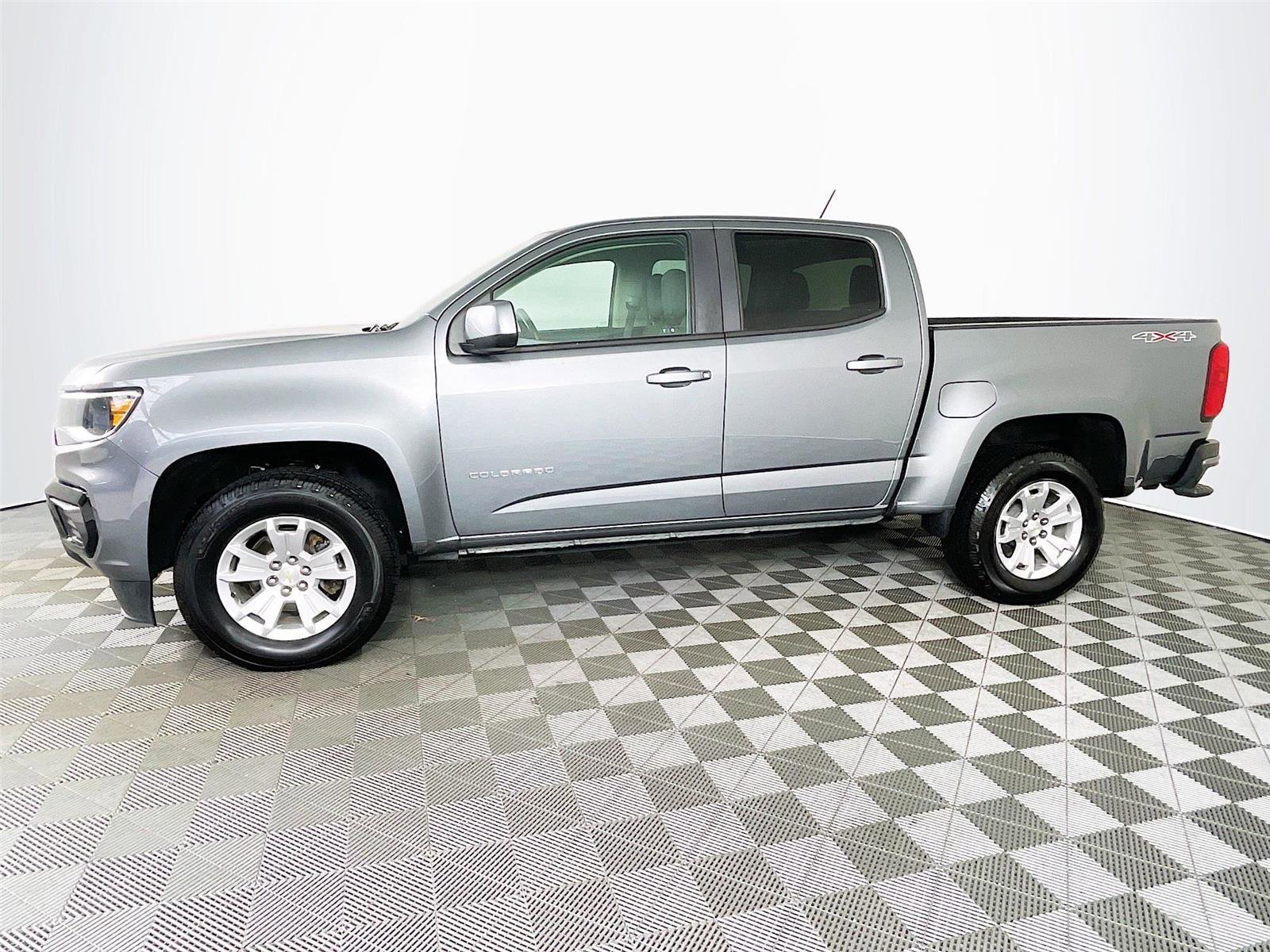 Used 2021 Chevrolet Colorado LT w/ Safety Package image 4