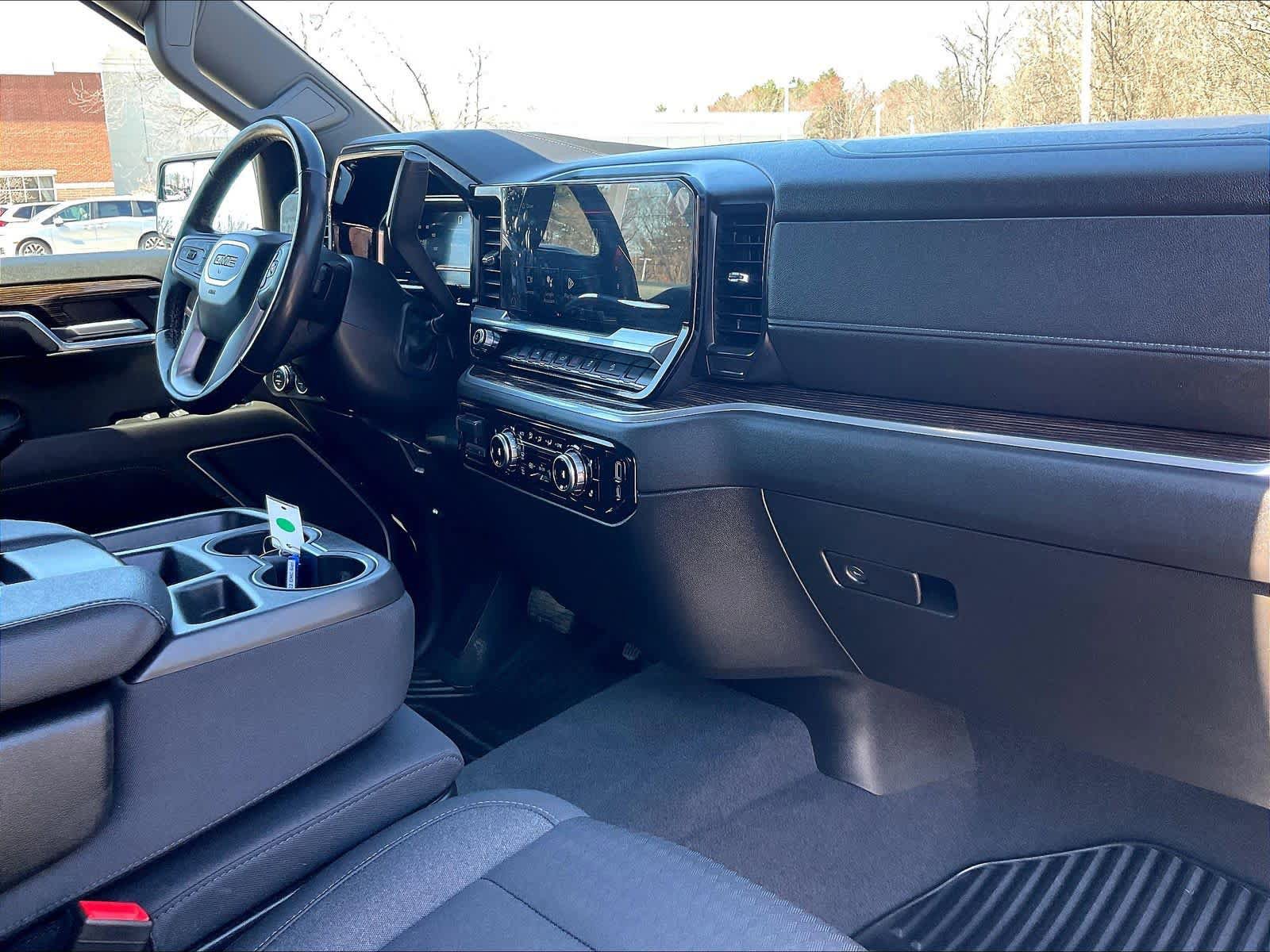 Used 2022 GMC Sierra 1500 Elevation w/ X31 Off-Road Package AWD/4WD image 14
