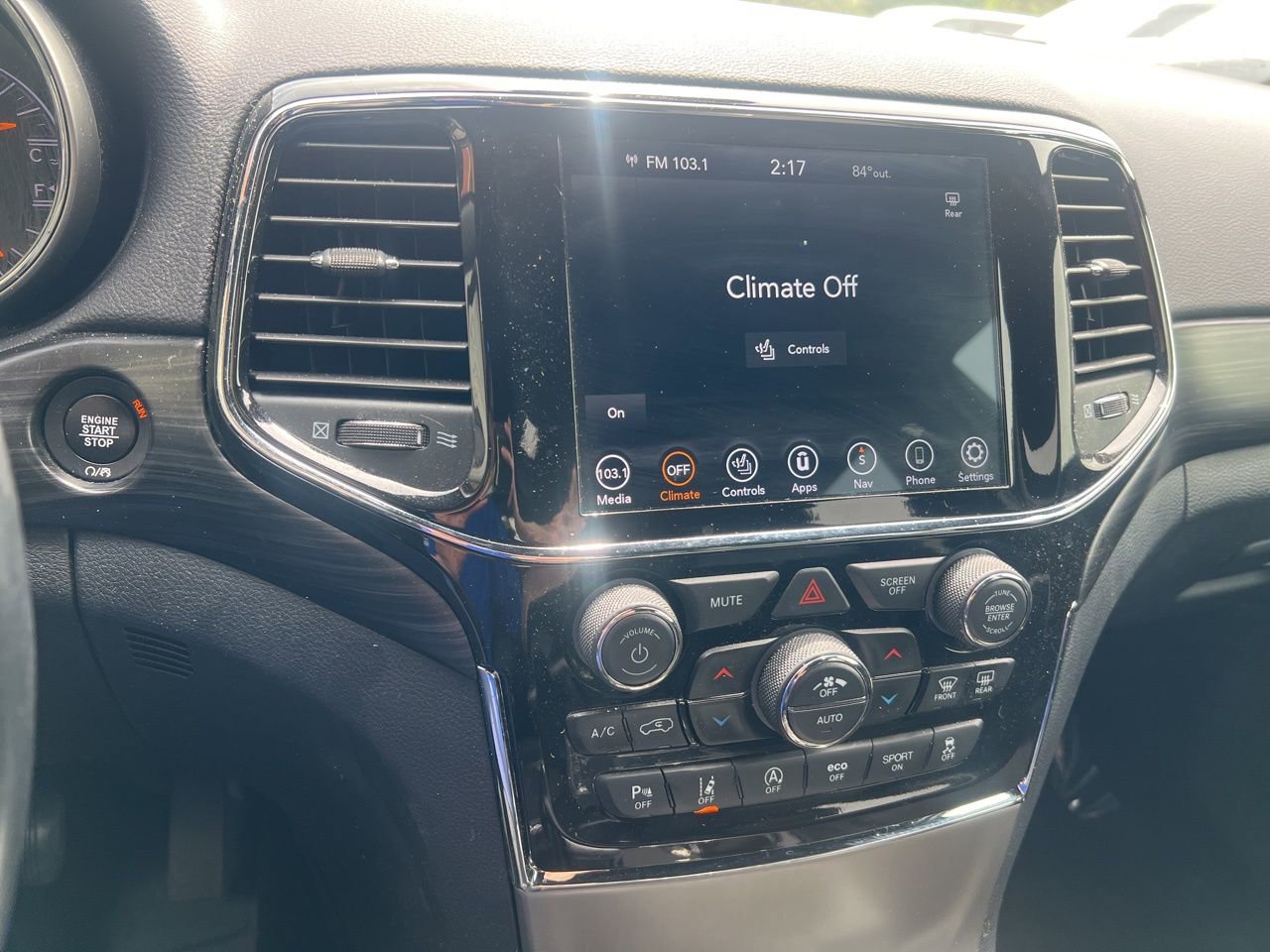 Used 2022 Jeep Grand Cherokee Laredo X AWD/4WD image 29