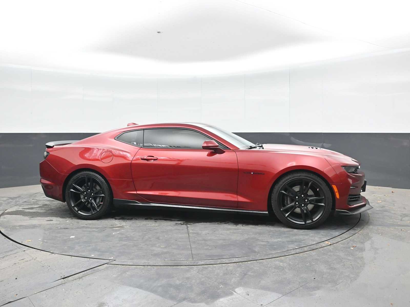 Used 2022 Chevrolet Camaro SS RWD image 9