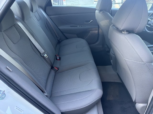 New 2026 Hyundai Elantra SE FWD image 17