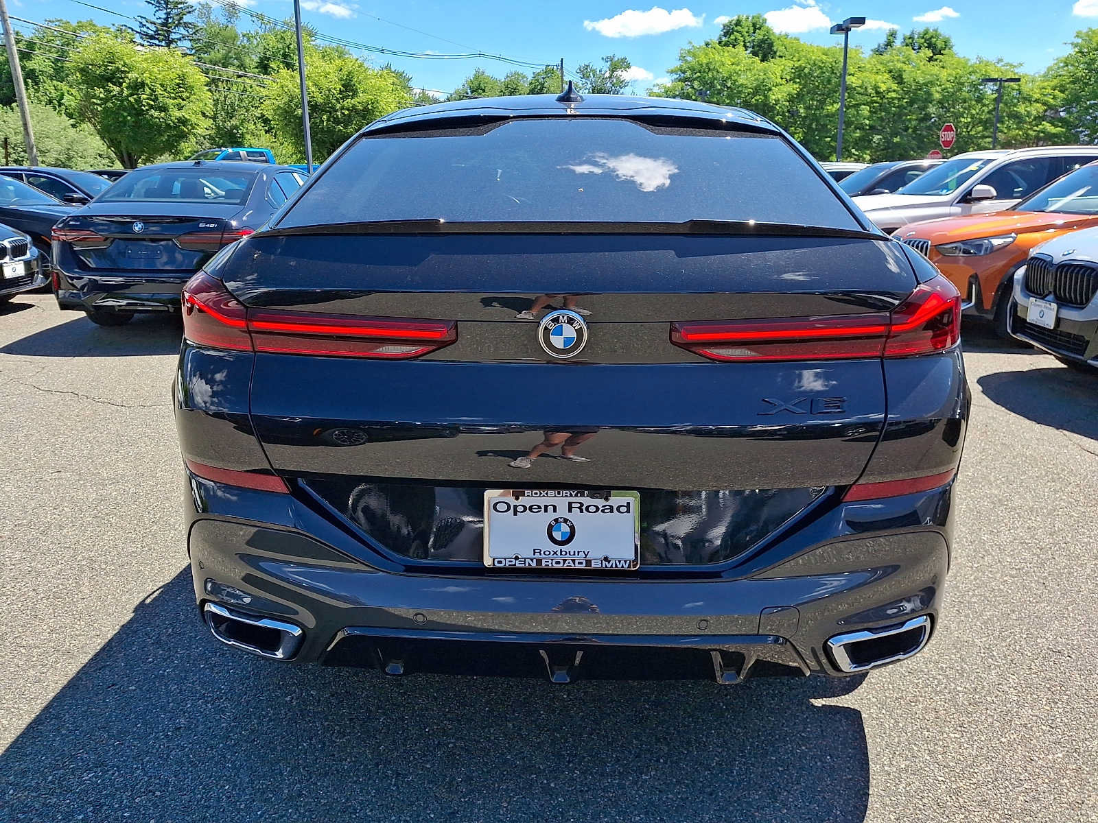 Used 2022 BMW X6 xDrive40i w/ M Sport Package AWD/4WD image 6