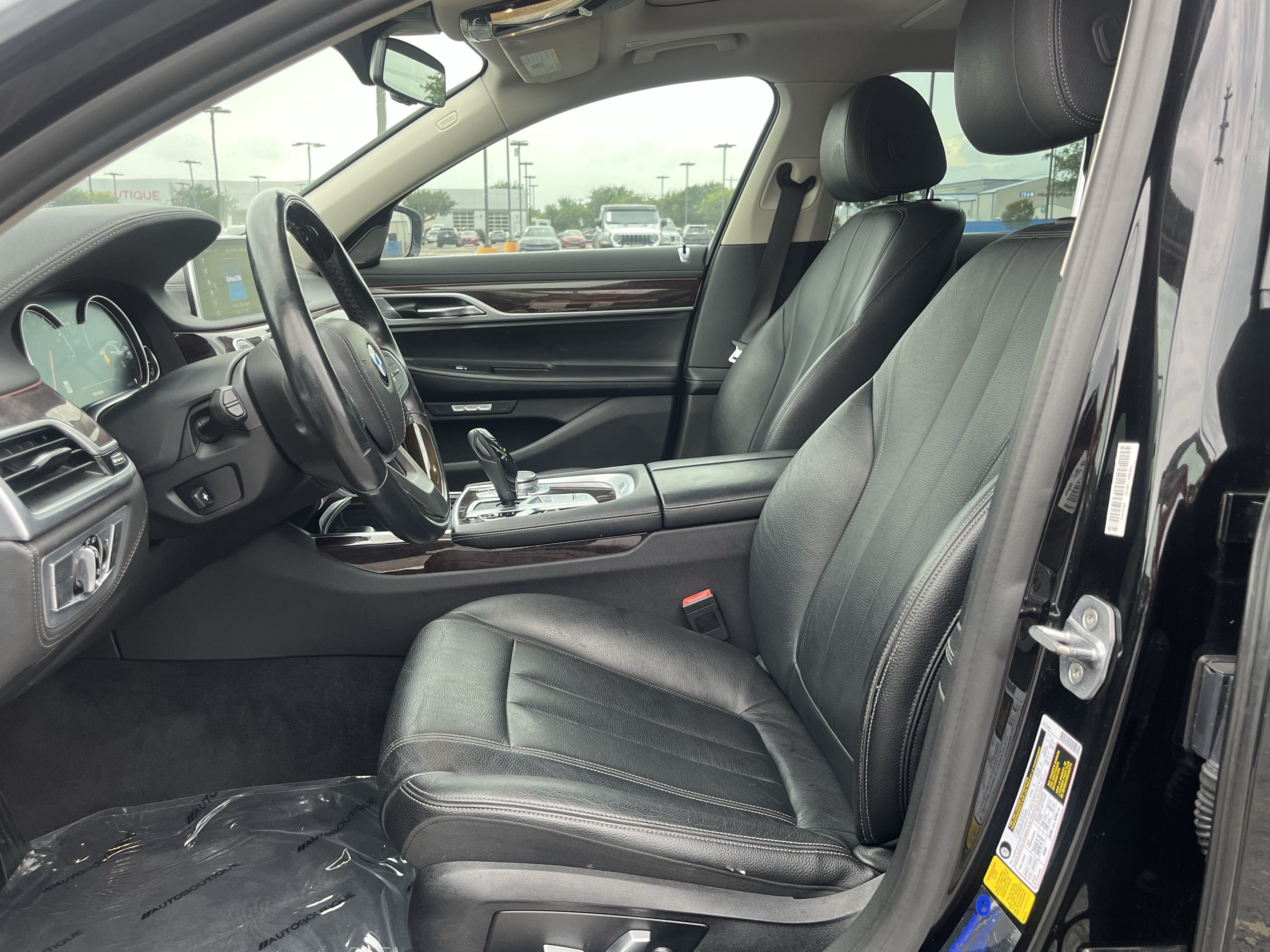 Used 2018 BMW 740i RWD image 29