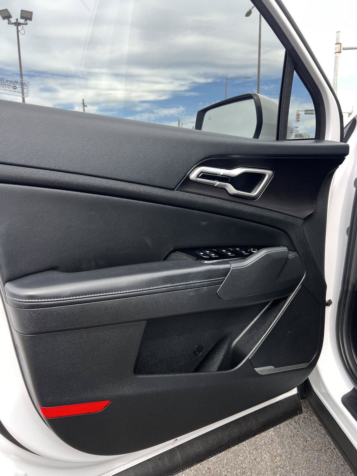 Used 2023 Kia Sportage EX FWD image 28