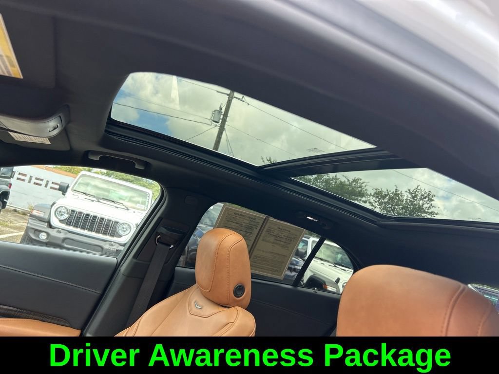 Used 2022 Cadillac XT4 Premium Luxury w/ Enhanced Visibility Package FWD image 12