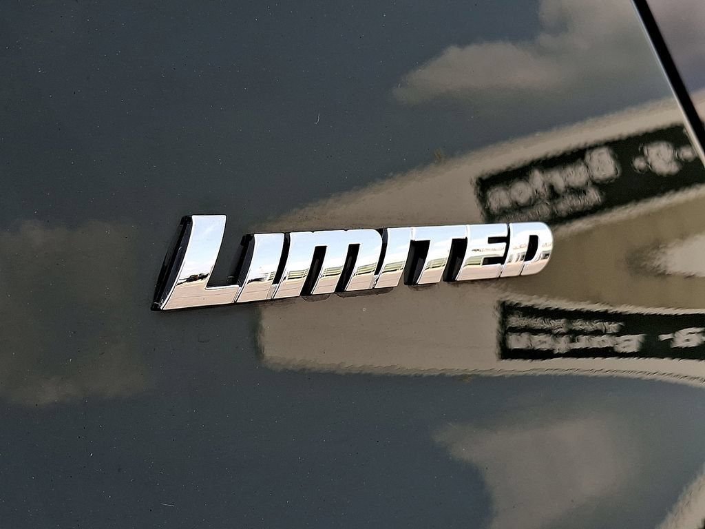 Used 2022 Toyota 4Runner Limited AWD/4WD image 36