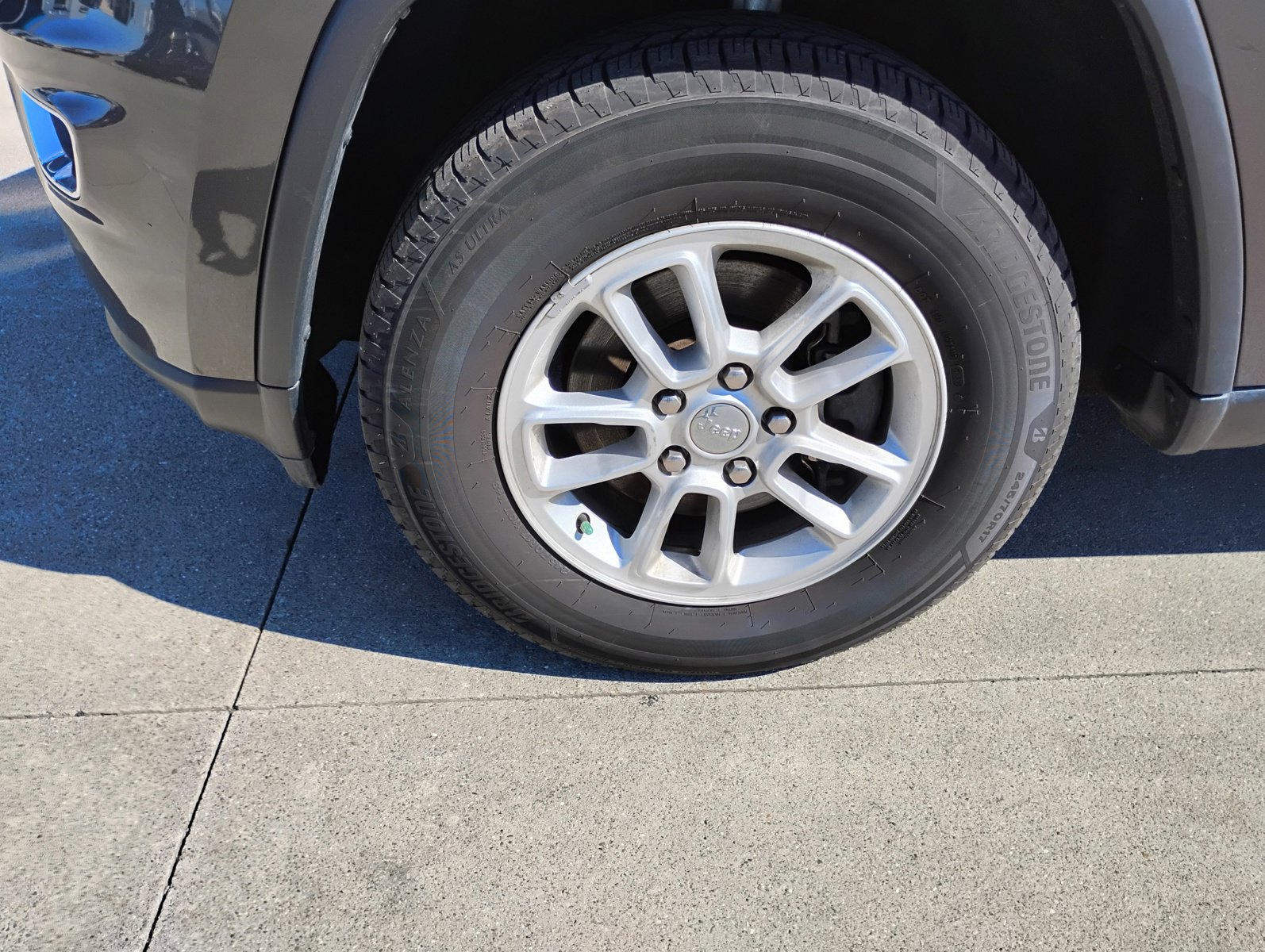 Used 2020 Jeep Grand Cherokee Laredo image 23