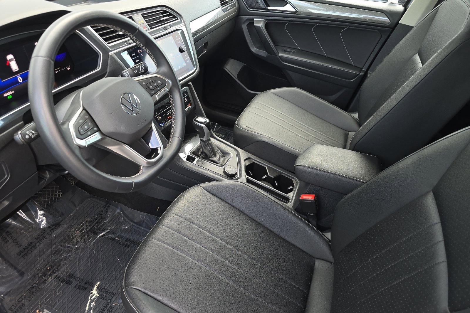 Used 2022 Volkswagen Tiguan SE image 9