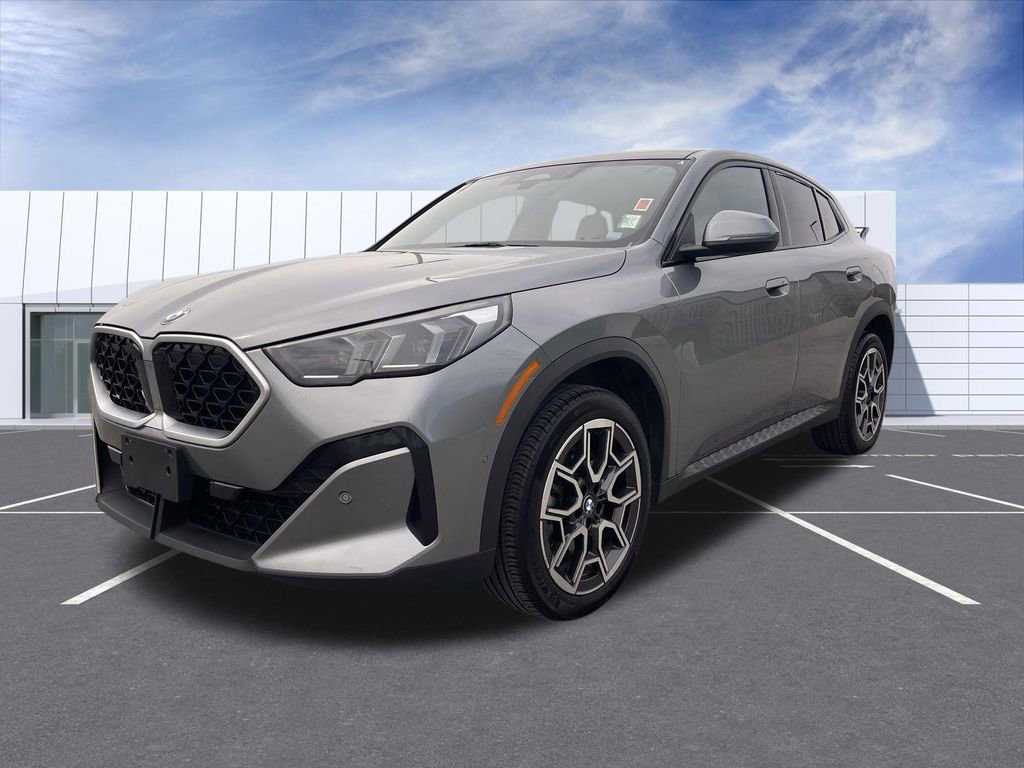 Used 2025 BMW X2 xDrive28i AWD/4WD image 4
