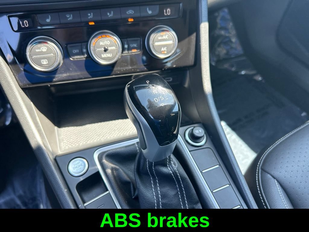 Used 2024 Volkswagen Jetta SE FWD image 14