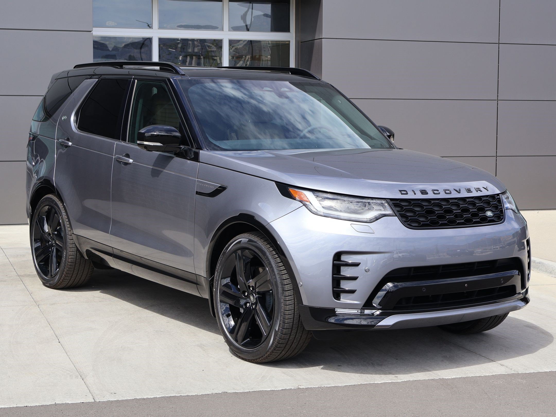 New 2026 Land Rover Discovery Dynamic SE AWD/4WD image 3