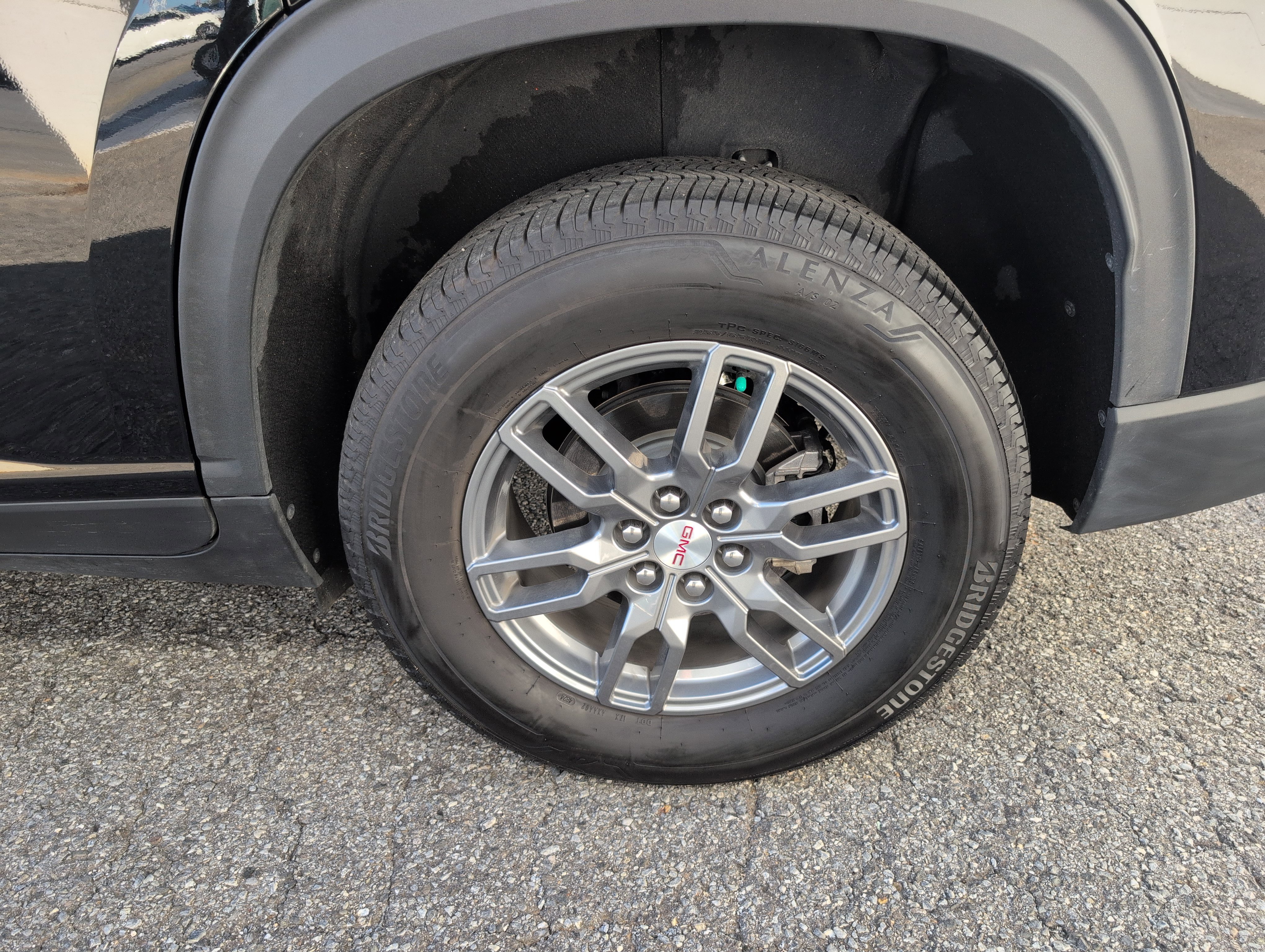 Used 2025 GMC Acadia Elevation image 5