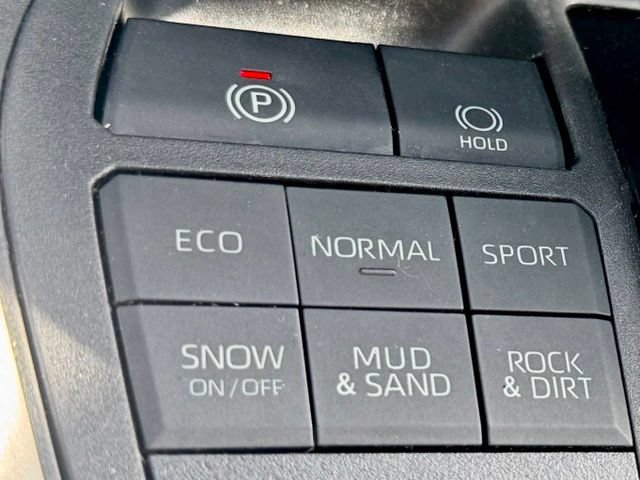 Used 2022 Toyota RAV4 LE AWD/4WD image 15