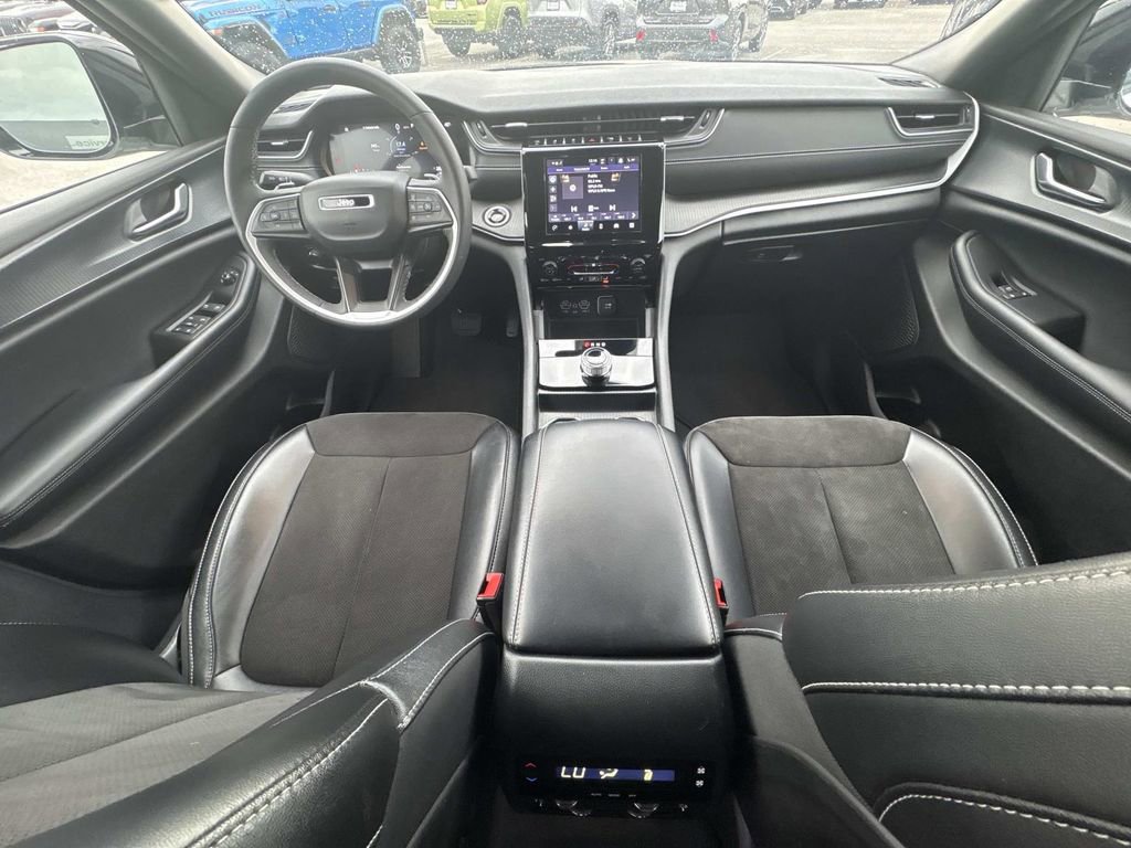 Used 2024 Jeep Grand Cherokee L Altitude image 23