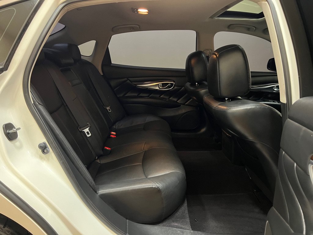 Used 2018 INFINITI Q70 L 3.7 RWD image 22