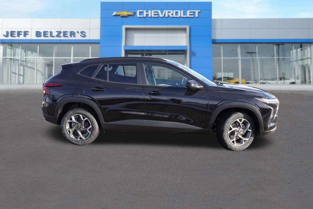 New 2026 Chevrolet Trax LT w/ Driver Confidence Package image 2