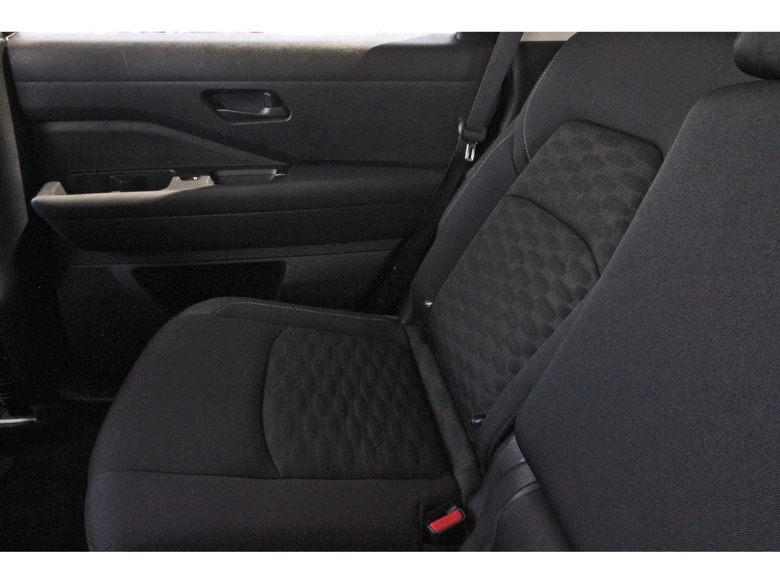 Used 2024 Nissan Pathfinder SV FWD image 14