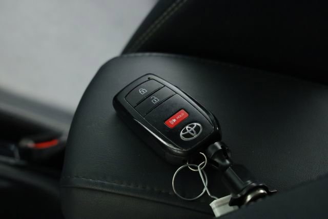 Used 2022 Toyota Corolla Cross XLE image 36