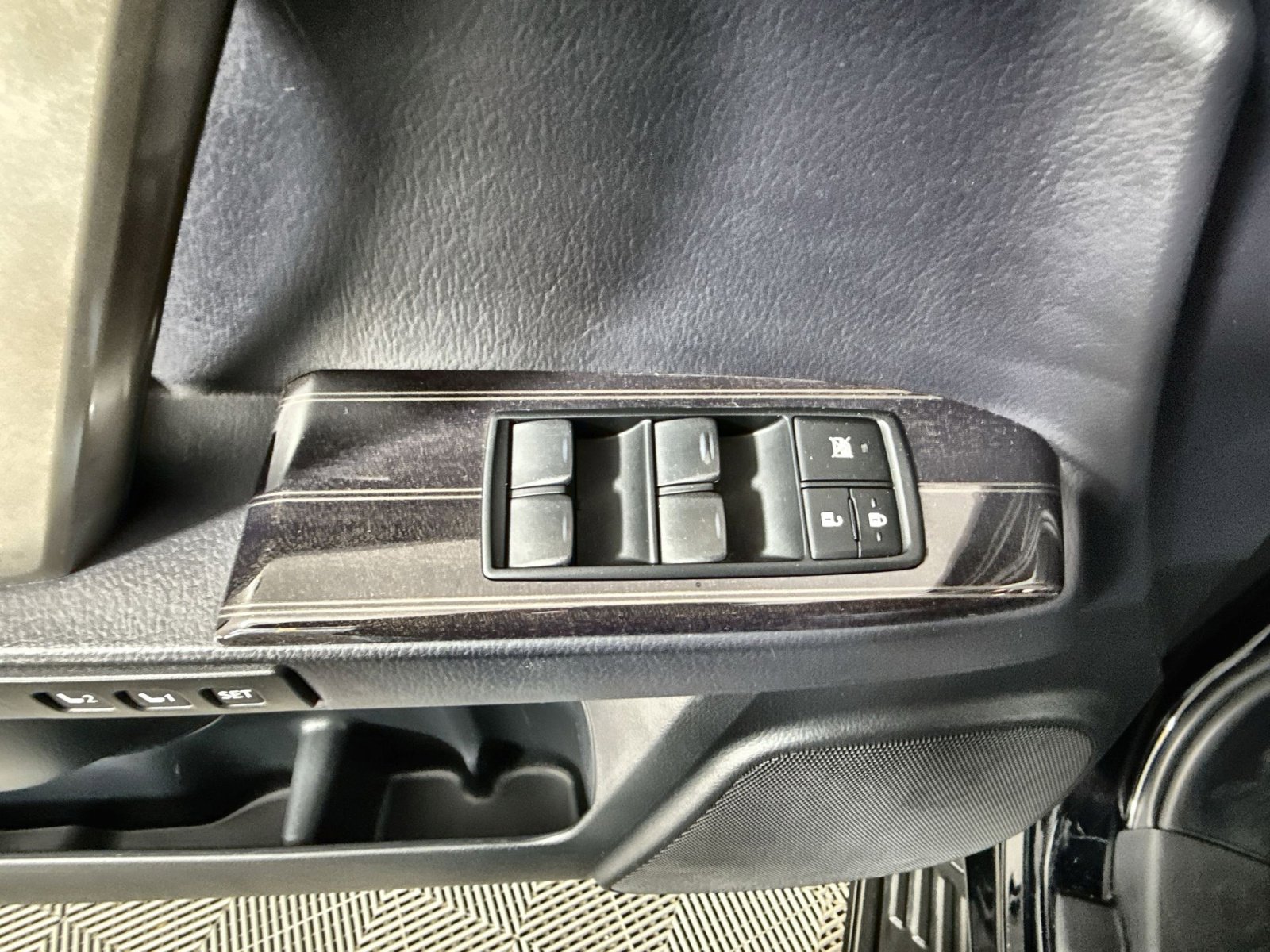 Used 2021 Lexus GX 460 Premium w/ Premium Package image 15