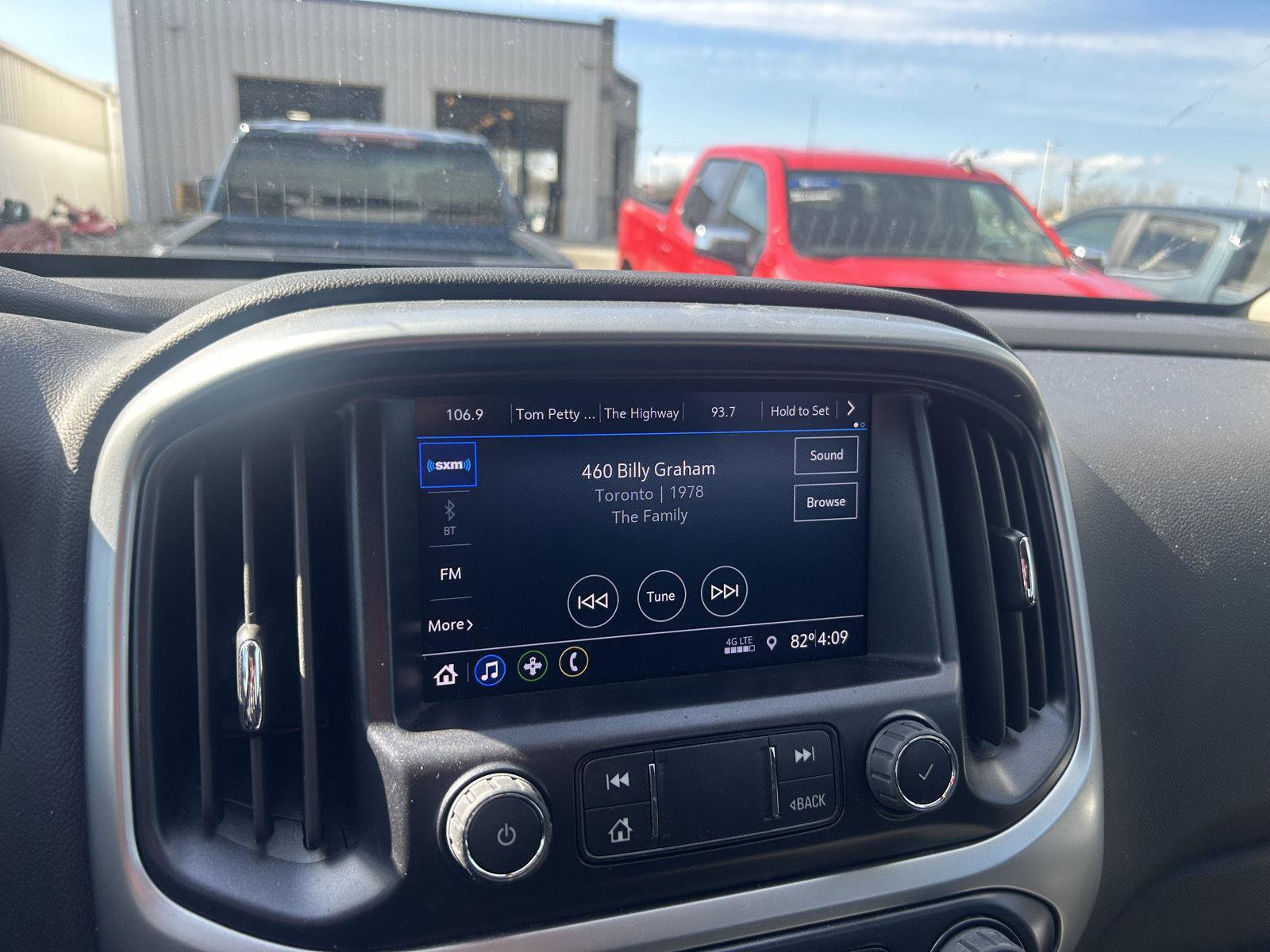 Used 2022 Chevrolet Colorado LT w/ LT Convenience Package image 10