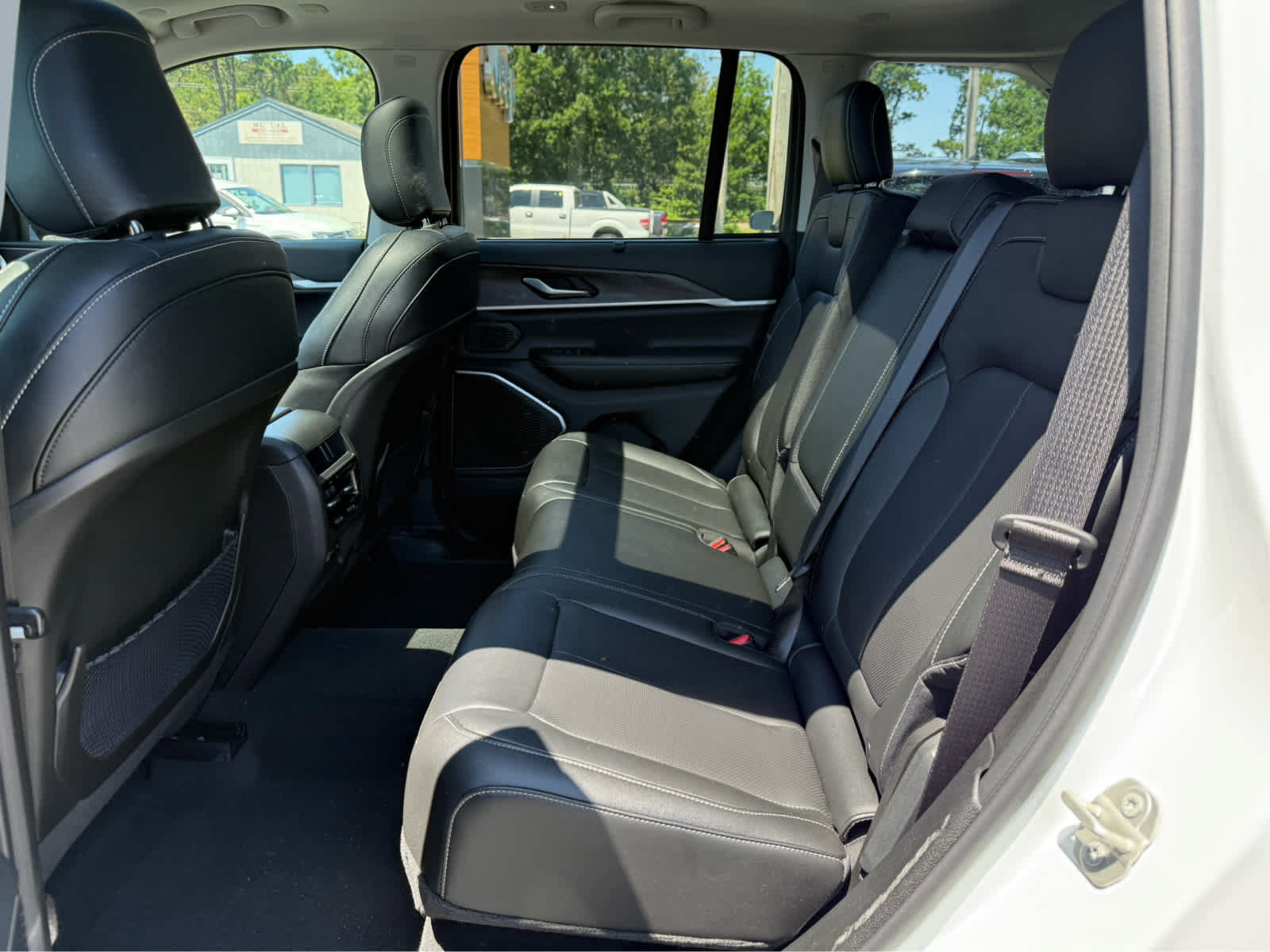 Used 2023 Jeep Grand Cherokee 30th Anniversary AWD/4WD image 25