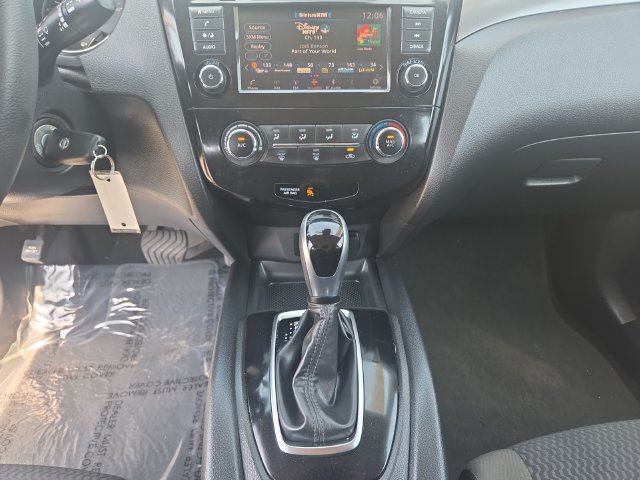 Used 2021 Nissan Rogue Sport S FWD image 11
