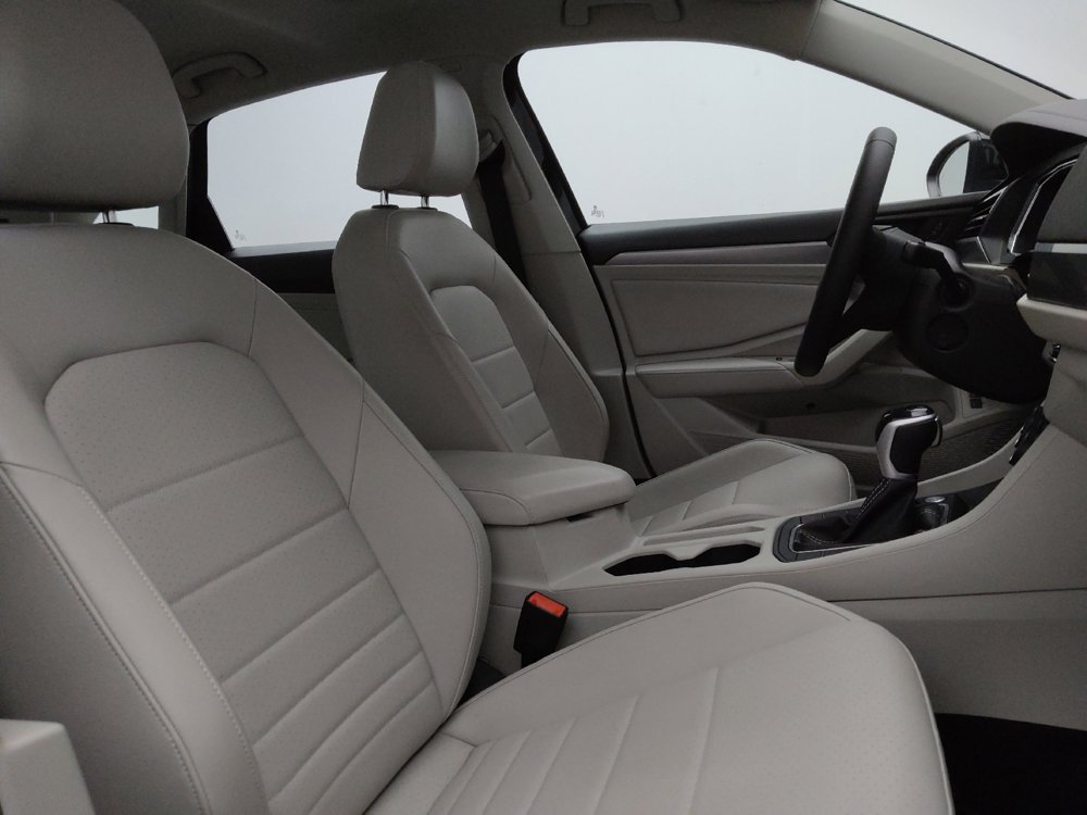 Used 2022 Volkswagen Jetta SE w/ Panoramic Sunroof Package image 21