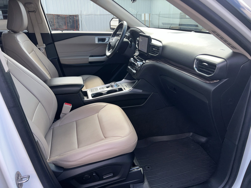 Used 2022 Ford Explorer Limited w/ Equipment Group 301A image 29