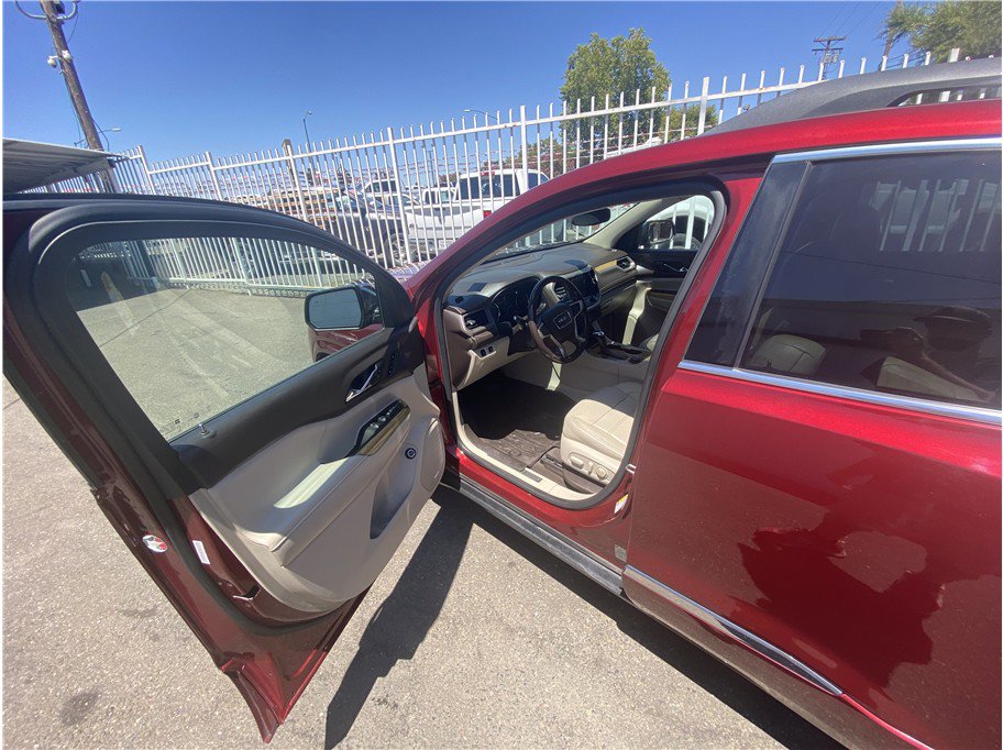 Used 2018 GMC Acadia Denali w/ Technology Package AWD/4WD image 13