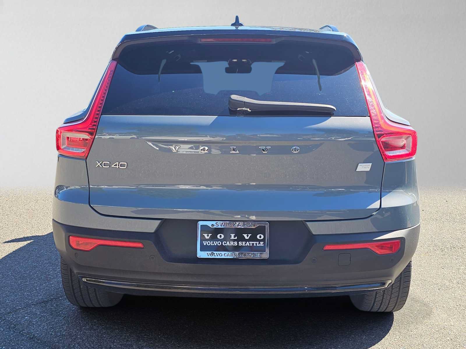 Used 2023 Volvo XC40 Recharge Plus w/ Protection Package Premier AWD/4WD image 4