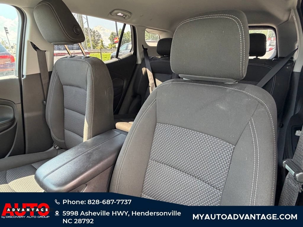 Used 2024 GMC Terrain SLE AWD/4WD image 8