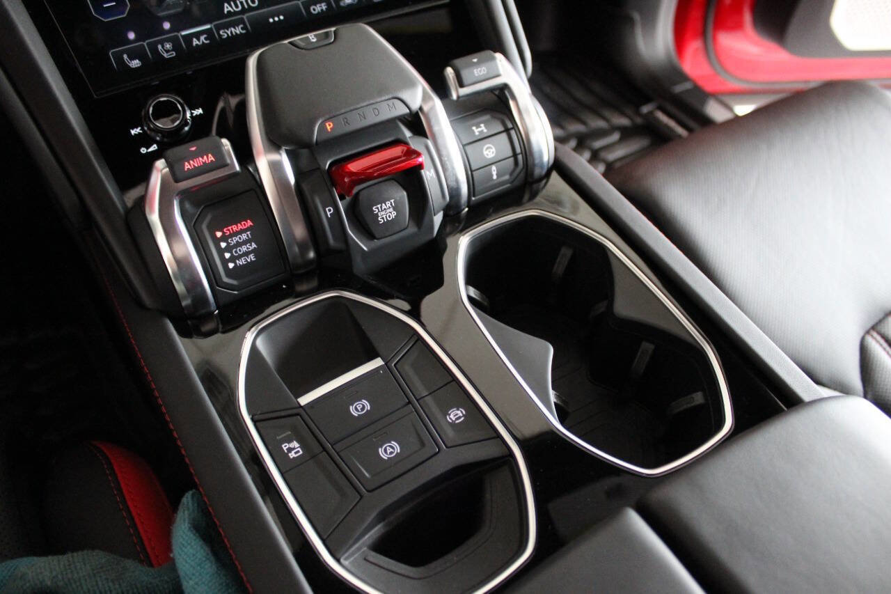 Used 2023 Lamborghini Urus S image 34