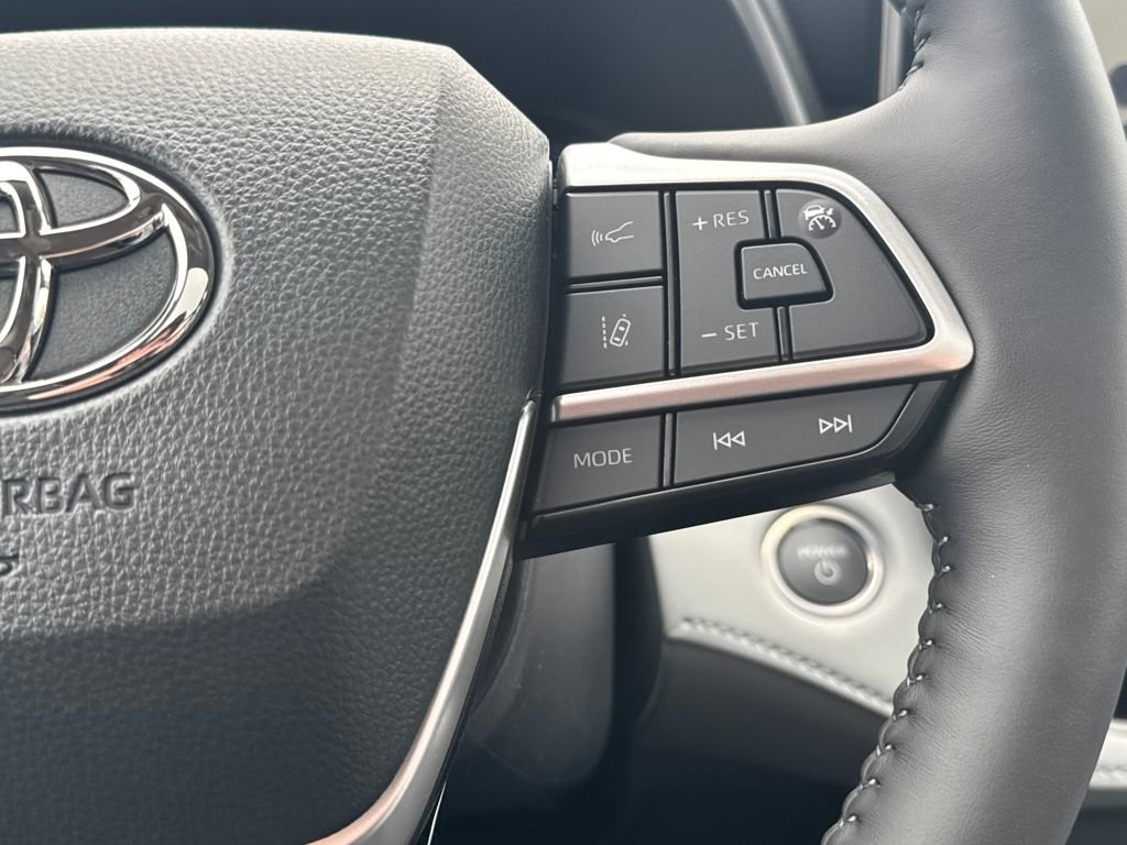 New 2026 Toyota Highlander Platinum image 26