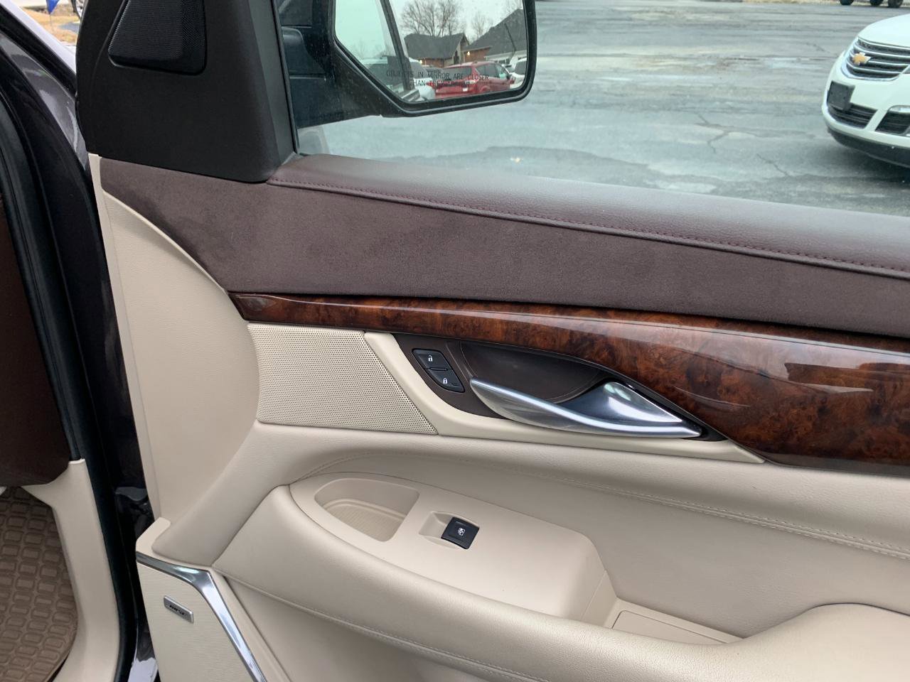 Used 2015 Cadillac Escalade ESV Premium image 47