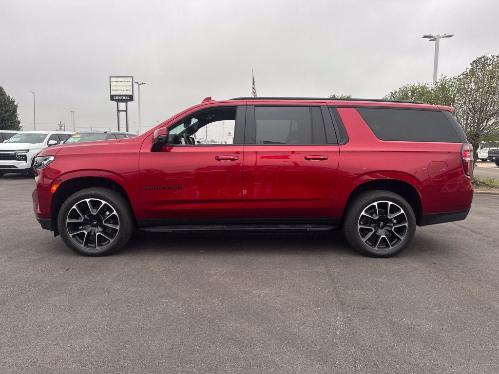 Used 2024 Chevrolet Suburban RST w/ Luxury Package AWD/4WD image 3