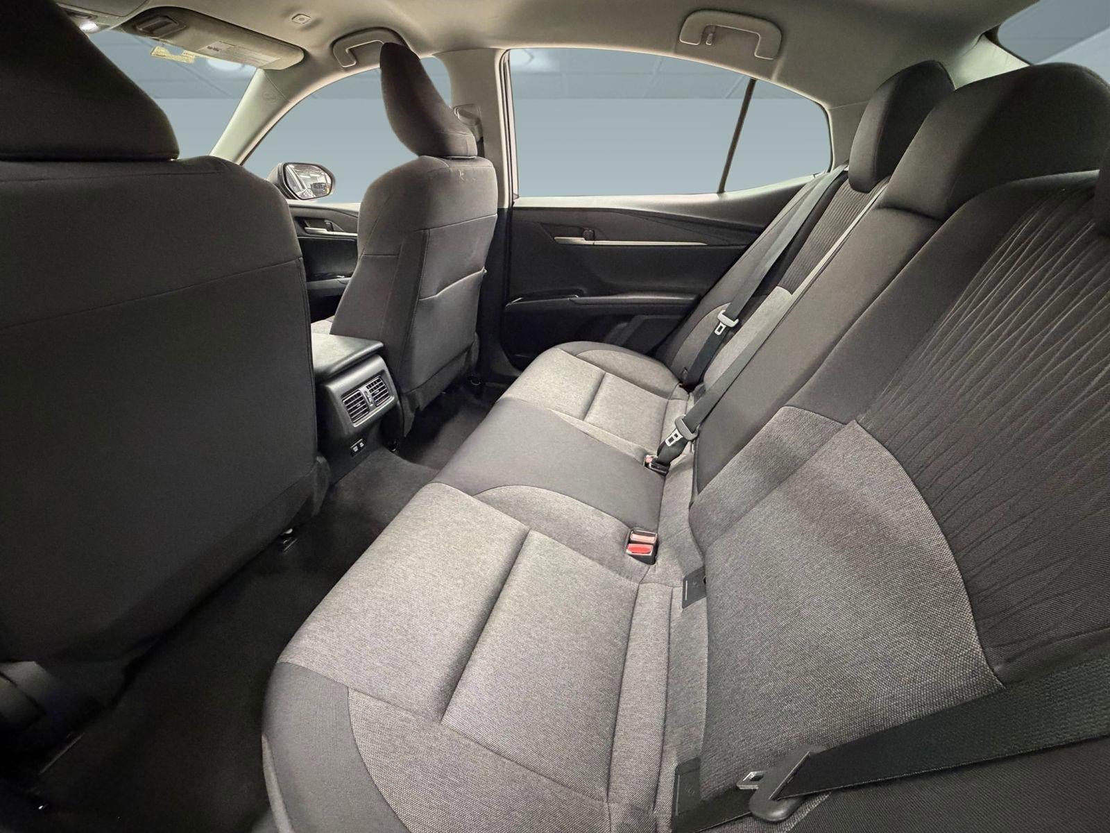 Used 2025 Toyota Camry LE FWD image 20
