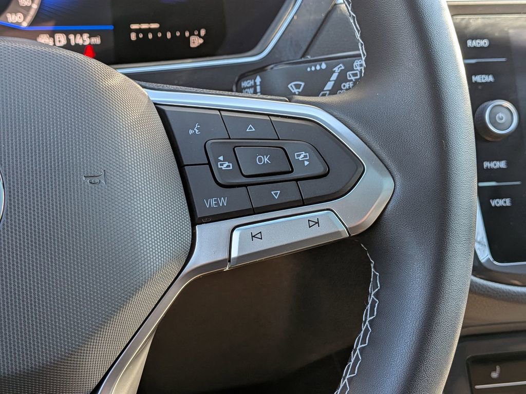 Used 2023 Volkswagen Tiguan SE image 17