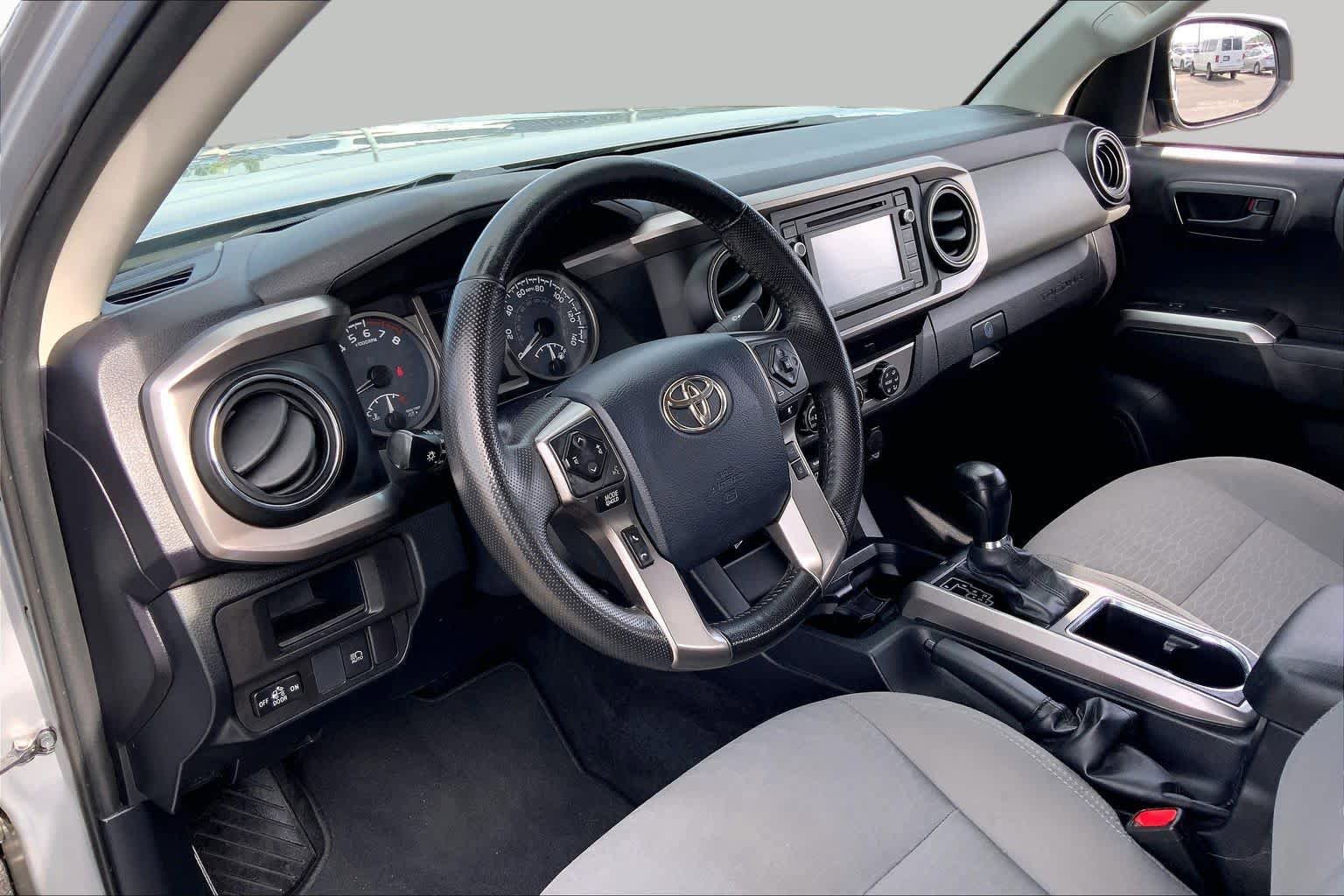 Used 2019 Toyota Tacoma SR5 RWD image 17
