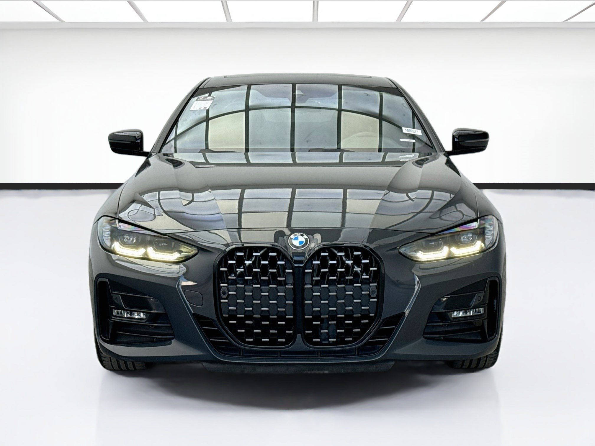 Used 2022 BMW 430i Coupe w/ M Sport Package RWD image 2
