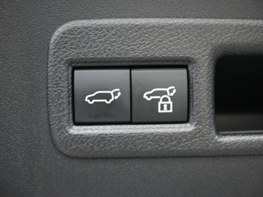 Used 2023 Toyota bZ4X Limited image 16