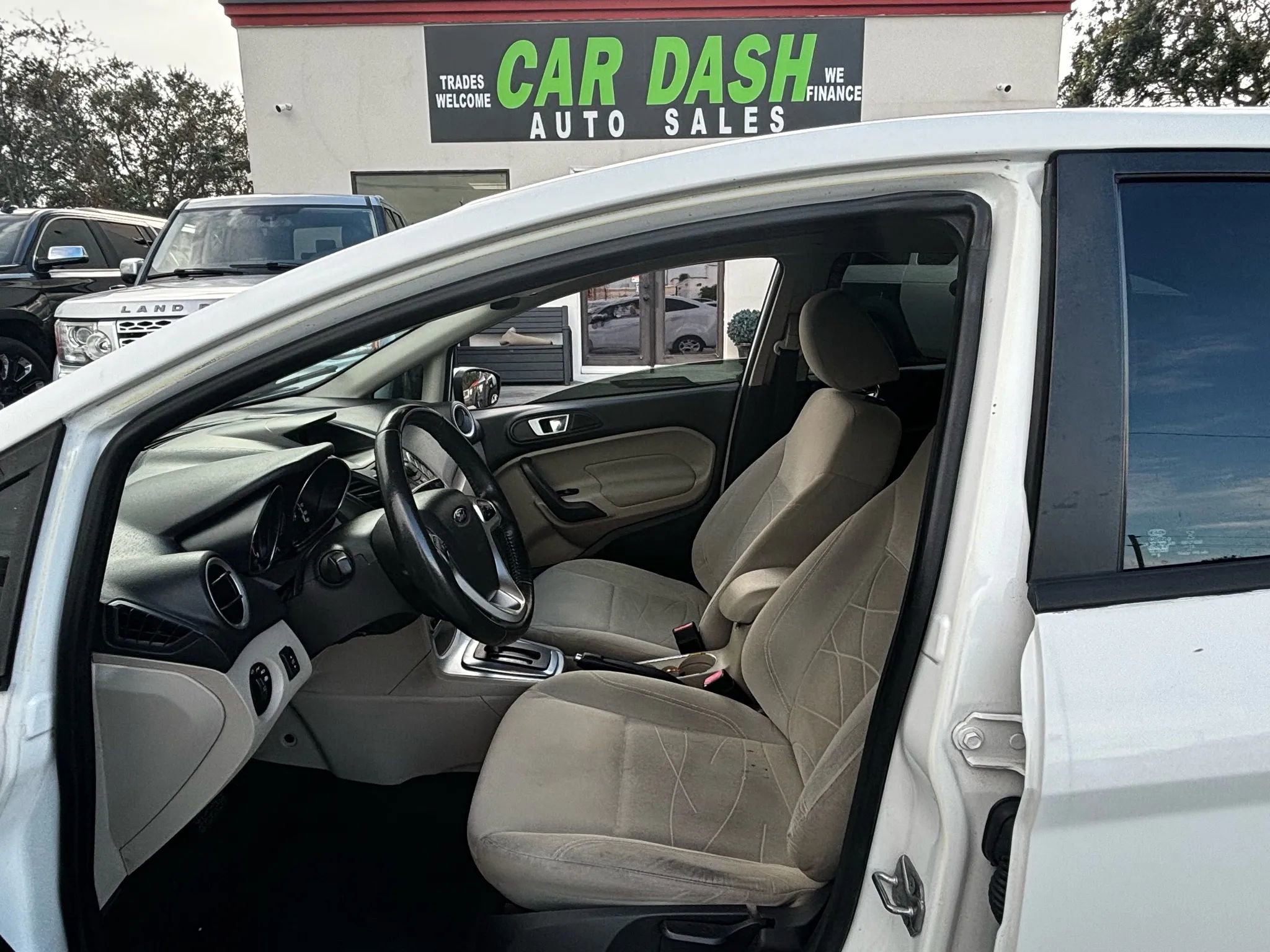 Used 2014 Ford Fiesta SE w/ Comfort Package image 11