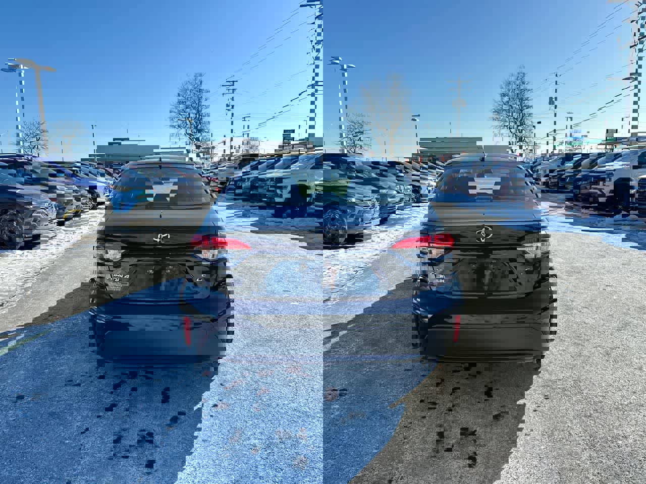 Used 2022 Toyota Corolla LE image 12