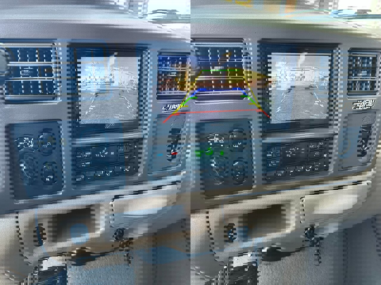 Used 2005 Ford Excursion Limited image 25