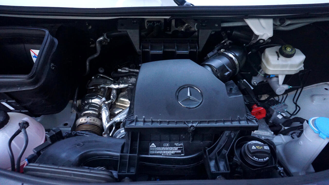 Used 2023 Mercedes-Benz Sprinter 2500 image 29
